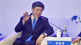 李稻葵：中國全面復工比任何財政貨幣政策重要武漢肺炎疫情影響中國經濟，北京清華大學中國經濟思想與實踐研究院院長李稻葵22日發布研究報告，指安全順利地實現全面復工，比任何的財政和貨幣刺激政策都更為重要。圖為2019年3月李稻葵出席博鰲亞洲論壇。（中新社提供）中央社 109年2月23日