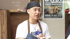 小炳接受三立新聞網專訪，與曹景俊。（圖／記者林士傑攝影）