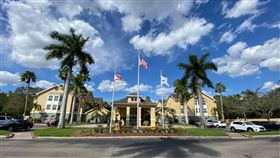 ▲劉致榮秀出佛州照片以及外送餐點。（圖／取自劉致榮臉書）