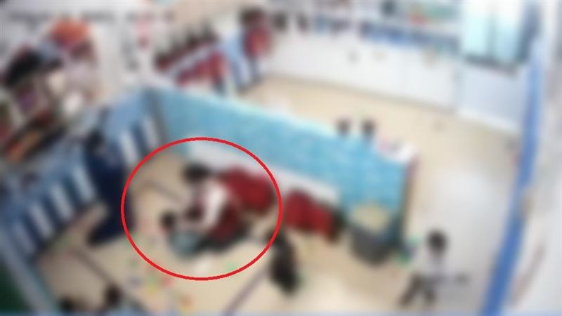 台南托嬰中心爆虐童　網友：拳頭硬了