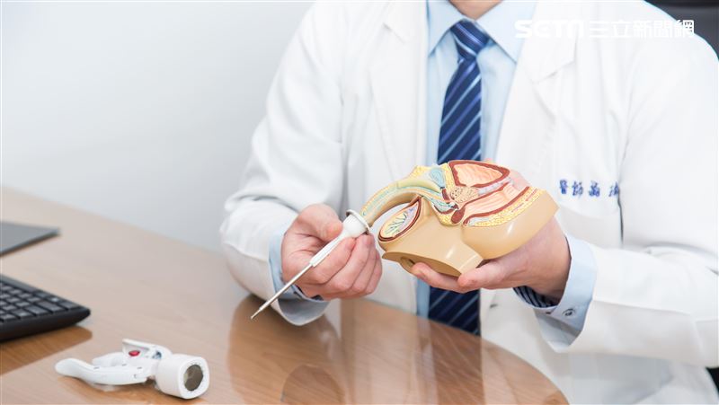 愛愛摩擦　男子龜頭竟從此不見天日