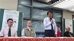 屏東公務人員到日本韓國要專案評估COVID-19（2019年冠狀病毒疾病）疫情全球蔓延，針對公務人員出國問題，屏東縣長潘孟安（左3）24日表示，縣府的作法與中央同步，中、港、澳禁止前往，日本、韓國等二級旅遊警示國家要專案評估。中央社記者郭芷瑄攝  109年2月24日