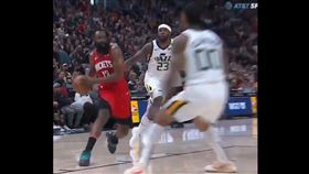 James Harden是否走步掀起論戰。（圖／翻攝自推特）