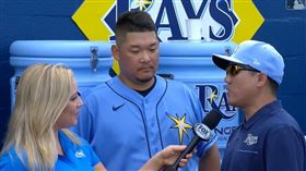 筒香嘉智接受訪問。（圖／翻攝自臉書）