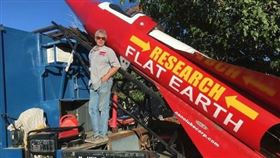 火箭,Mike Hughes,地球,科學,信念,降落傘,發射台,挑戰, 圖／翻攝自推特