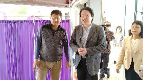 林右昌視察明德國中防疫整備