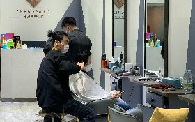 疫情影響理髮業  上海設計師嘆快付不