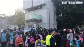 防疫開學日 守護學童大安波麗士一直都在(大安分局提供