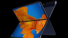 華為升級版5G摺疊手機亮相華為發表全新升級版5G摺疊手機HUAWEI Mate Xs，採用業界獨有的鷹翼鉸鏈摺疊設計，可在手機和平板模式之間切換。（華為提供）中央社記者吳家豪傳真 109年2月25日