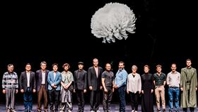 戰爭安魂曲28日衛武營亞洲首演衛武營國家藝術文化中心與英國國家歌劇院跨國打造的反戰經典鉅作「戰爭安魂曲」，為英國作曲家布瑞頓（Benjamin Britten）創作，亞洲首演28日將在高雄衛武營登場，劇團25日彩排暖場。（衛武營提供）中央社記者程啟峰高雄傳真　109年2月25日