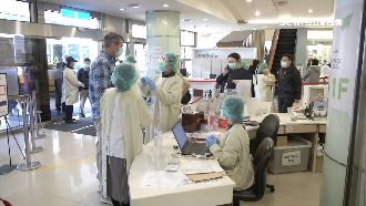 醫事人員禁出國　補償回溯至2/23