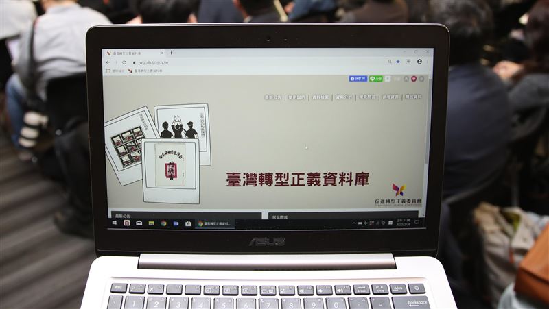 作家呂昱：戒嚴統治者借軍審控制社會