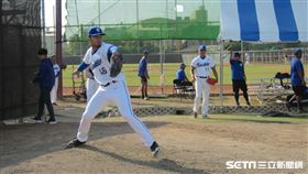 ▲曾仁和牛棚登板富邦悍將。（圖／記者蕭保祥攝影）