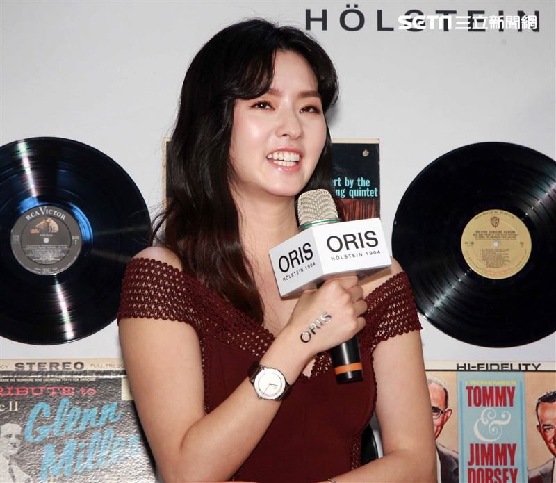清新系女星陳語安出席 Oris全球首間Watch & Coffee 複合式概念店。。（記者邱榮吉/攝影）
