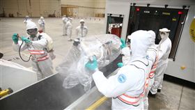 鑽石,公主號,郵輪,武漢肺炎,包機,化學兵 圖／國防部提供