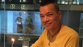 香港資深男星洪朝豐／出櫃／。臉書