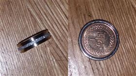 戒指,硬幣,零錢包,分手(翻攝自 爆廢公社二館)