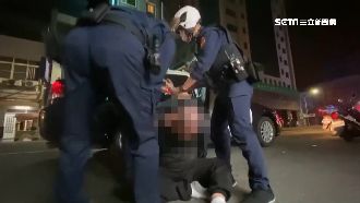 男拒酒測又嗆警　遭噴辣椒水壓制上銬