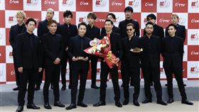 「放浪兄弟」為了慶祝AKIRA當上台灣女婿，全員集合來到台灣出席《2020超級巨星紅白藝能大賞》。記者林聖凱攝影