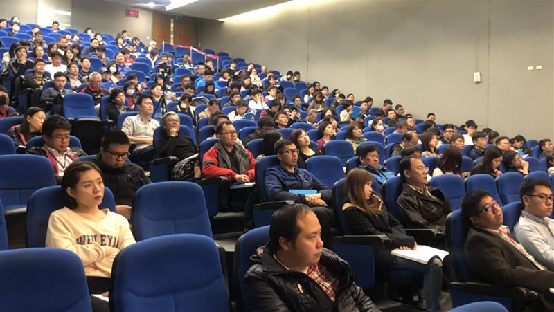 憂釀肺炎群聚　醫學會盼大型活動停辦