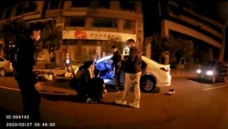 車上藏毒別想跑　勇警負傷破窗抓毒蟲