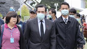 國民黨3/7前處理傅(山昆)萁案  馬英九：不需破例國民黨中常會26日通過由前立委周守訓代理考紀會主委，趕在3月7日新主席產生前處理無黨籍立委傅(山昆)萁黨籍恢復案。前總統馬英九（前中）27日受訪時表示，恢復黨籍都有現成規定，不需要破例。中央社記者張皓安攝  109年2月27日