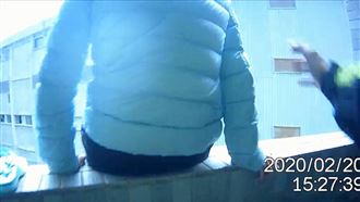 中學生泣坐陽台欲輕生　勇警熊抱解圍