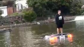 新北市，淡水，小坪頂，烏鰡池，墜落，賓利，BMW