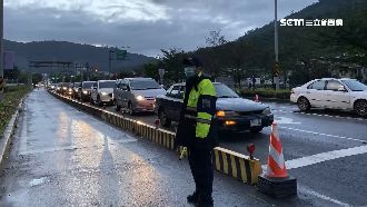 連假首日湧車潮　蘇花改東澳端回堵