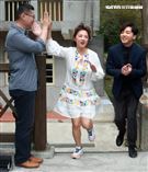 「姊妹們追吧」男女主角坤達、張允曦(小8)出席首映記者會。（記者邱榮吉/攝影）