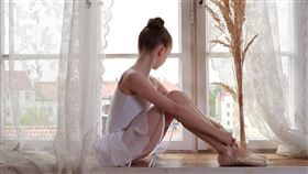 芭蕾舞,劈腿,拉筋（圖／翻攝自pixabay）