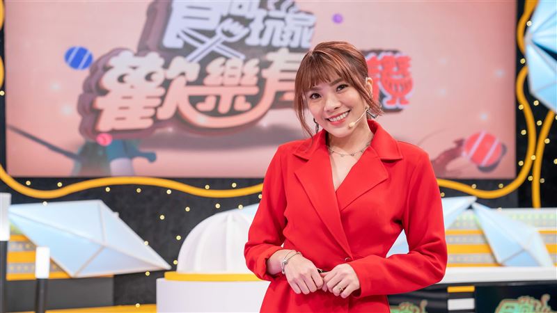 女星喊那邊痛　男友竟在大街上全脫了