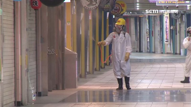 確診看護趴趴走　台北地下街大消毒