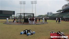 ▲首爾培證英雄在高雄春訓。（圖／記者蕭保祥攝影）