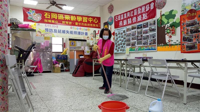 防疫升級　台中社區大學延後開學