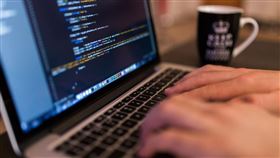 打字，打電腦，鍵盤，電腦，上網，駭客，打字機，輸入，盜用，個資（圖／翻攝自免費圖庫Pixabay）