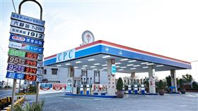 中油加油站,洗車服務
圖/中油提供
