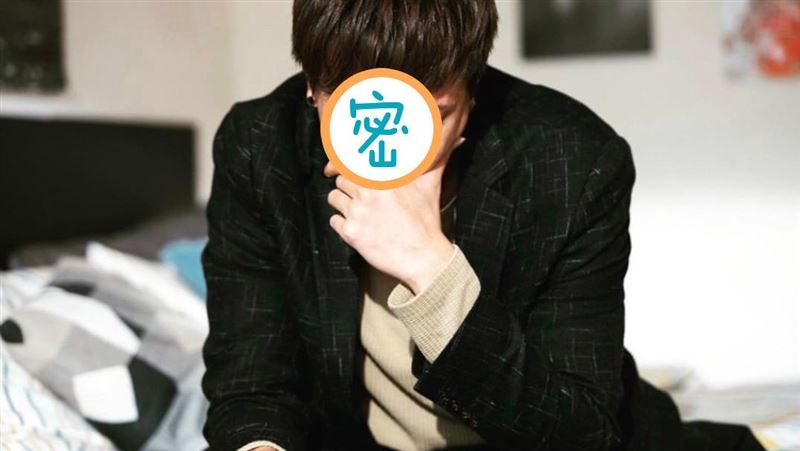 男星失戀大淚崩　被罵笨怒嗆去看A片
