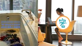 麥明詩竟用大飯店高級浴缸洗內衣褲。（圖／翻攝自麥明詩IG動態）