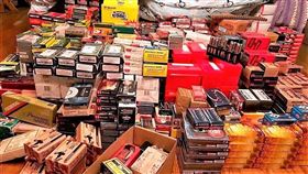 美國,武力,糧食,病毒,暴徒,