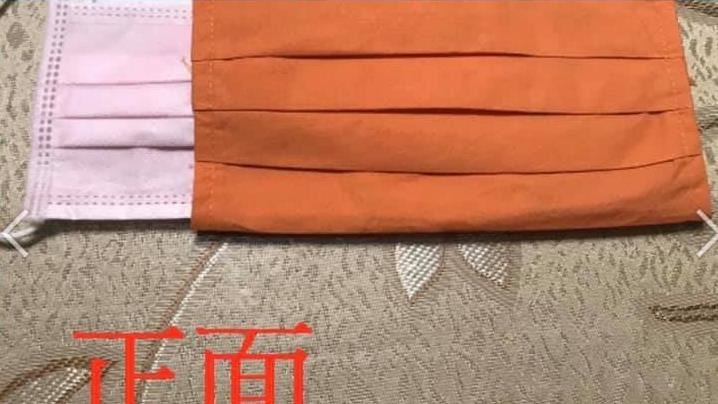 她在菜市場買口罩套　翻到背面超傻眼