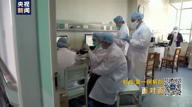 肺炎死者遺體解剖曝光　肺竟黑斑遍佈