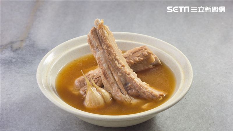 姓黃？對中黃亞細肉骨茶免費吃一個月