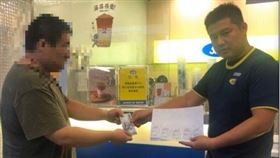 便當拒送醫？民眾自掏四萬五　霸氣買千杯珍奶送醫護。（圖／翻攝自爆料公社）