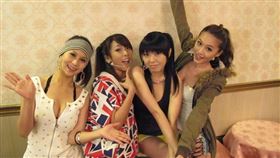 「女F4」（Fantasy 4）/劉樂妍/Amy（葉庭蓁）、Stacy（周宥伶）、Tiffany（謝宜蓁）／臉書