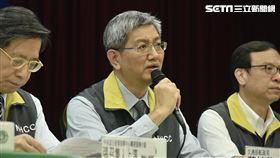 【3月3日13:30中央流行疫情指揮中心記者會】
圖說:交通部葉協隆司長說明交通部推出「居家檢疫者自機場返家交通方案」，提供便捷貼心交通服務。(中央流行疫情指揮中心提供)