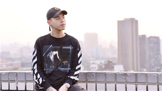 頑童小春挑接班人　竟是19歲小鮮肉