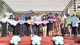 韓國瑜出席身心障礙者職訓開訓典禮（2）高雄市長韓國瑜（左7）3日出席109年度身心障礙者職業訓練班開訓典禮，鼓勵更多身障者走入社群開創美好未來，並和與會來賓開心合影。中央社記者董俊志攝　109年3月3日