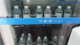 獨／台灣好讚！新創再造「酒精販賣機」　每人可免費領一瓶（圖／記者花芸曦攝影）