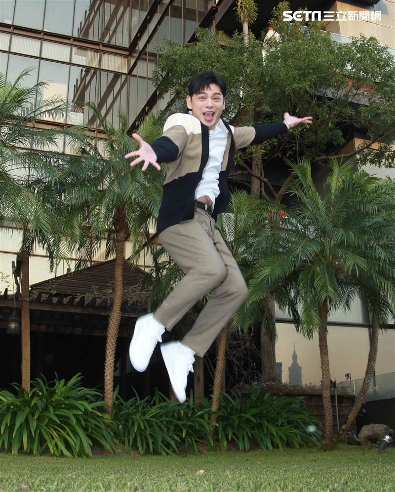 電影「練愛Ing」導演阿Ken專訪。（記者邱榮吉/攝影）